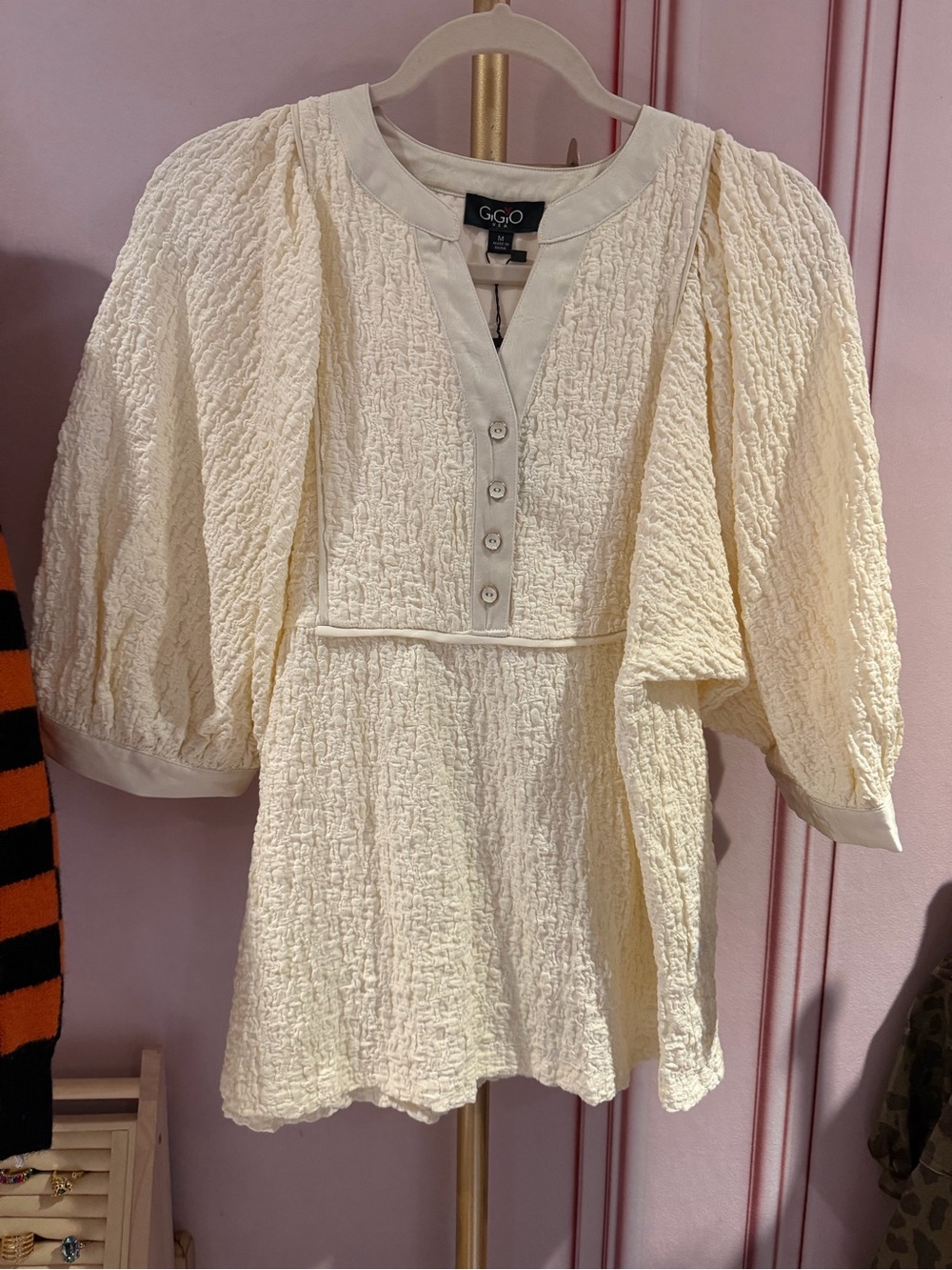 GIGIO Ivory Crinkle Textured Peplum Top - Picture 6 of 7